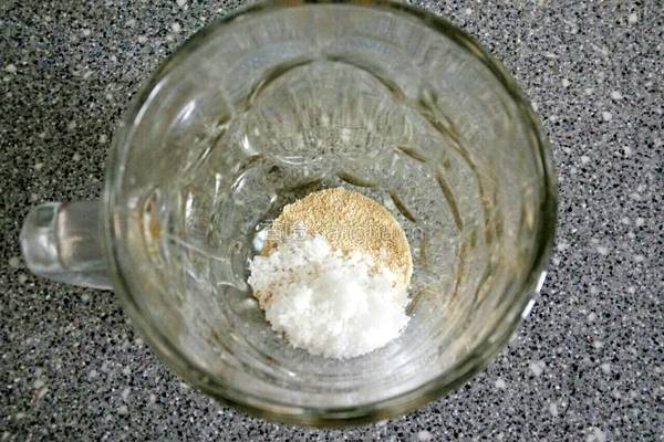 豆沙卷花朵面包的做法图解2