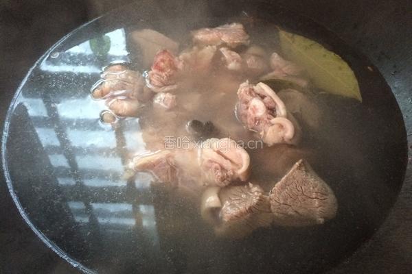 羊肉炖萝卜的做法图解4