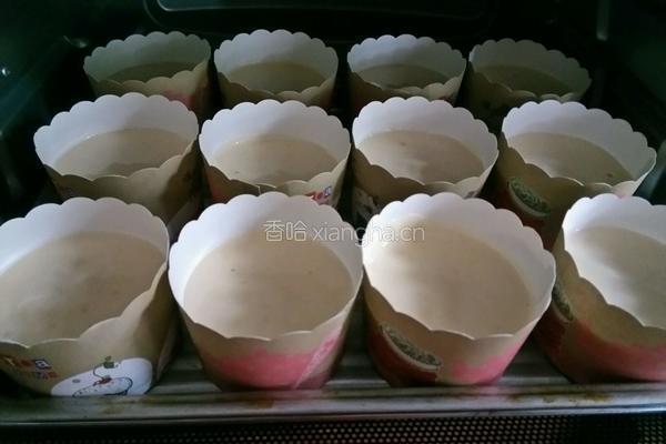 戚风纸杯蛋糕的做法图解7