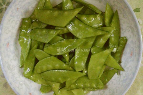 荷兰豆炒胡萝卜的做法图解1