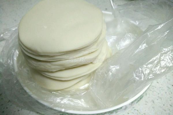 胡萝卜鲜肉饺子的做法图解13