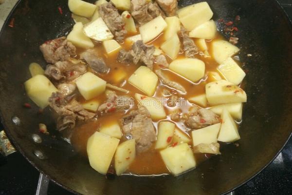 土豆烧排骨的做法图解7