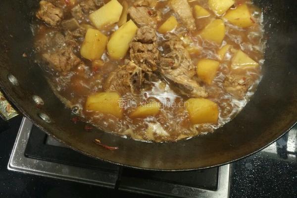 土豆烧排骨的做法图解8
