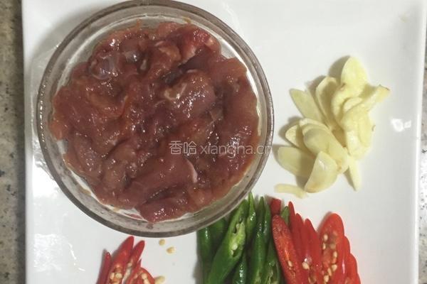 黑木耳炒肉片的做法图解2