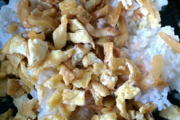 黄金榨菜丝炒饭的做法图解4