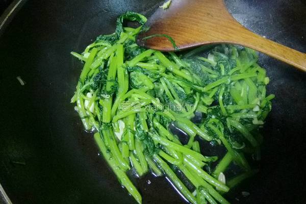 蒜蓉青蒿的做法图解7