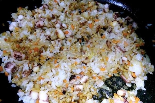 鱿鱼须炒饭的做法图解7