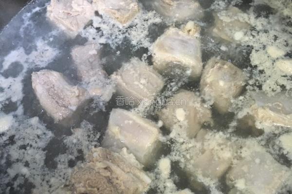 红烧排骨芋头的做法图解3