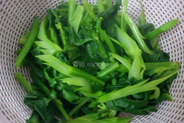 腊肉炒芥兰的做法图解6