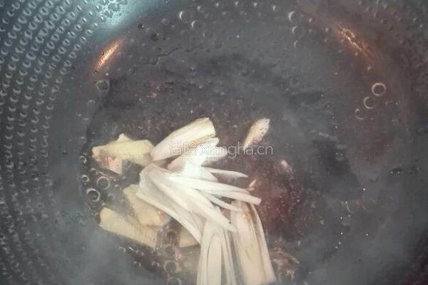 青椒胡萝卜炒彩色虫虫面的做法图解10