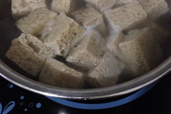 三鲜烤麸的做法图解2
