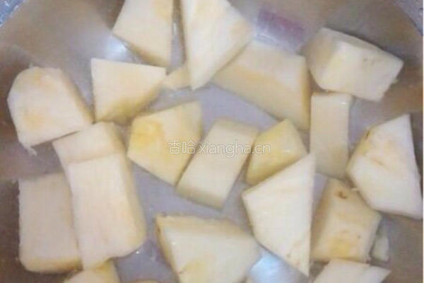 菠萝彩椒鸡块的做法图解1