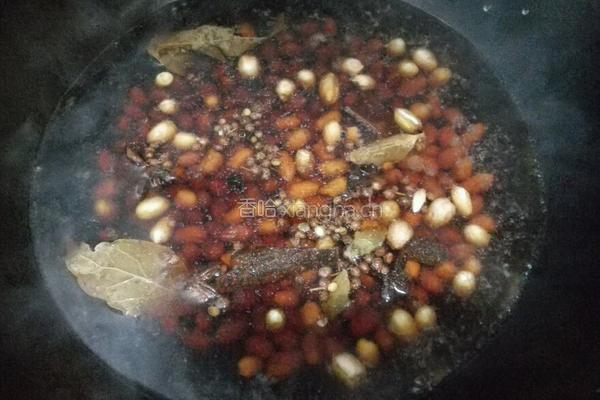 卤花生的做法图解1