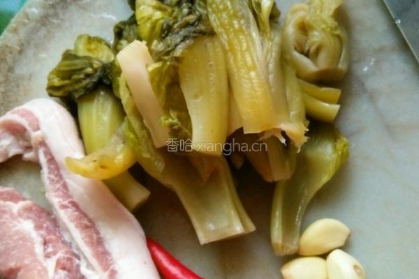酸菜肉丝的做法图解1