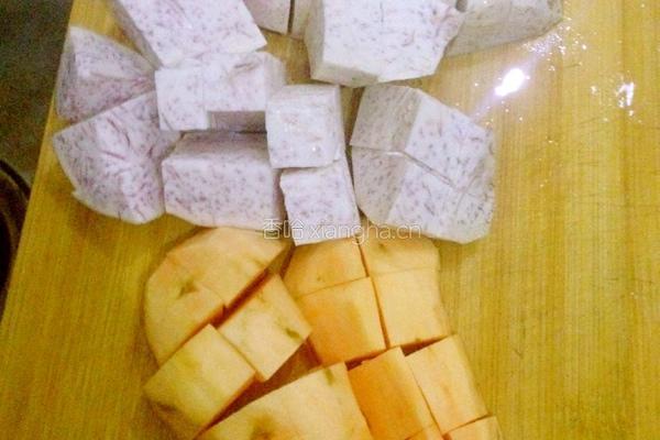 红薯芋头糖水的做法图解1