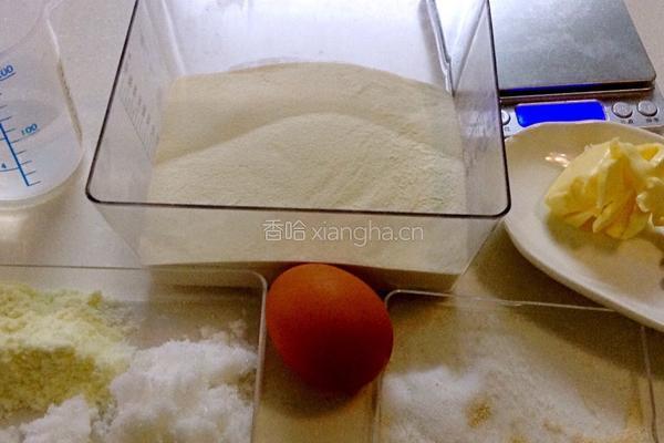 烤肠面包的做法图解1