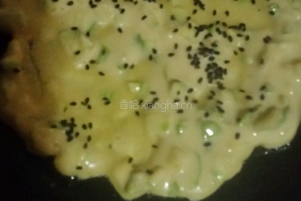 快手早餐~西葫芦黑芝麻鸡蛋煎饼的做法图解2