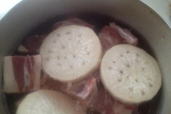 洋葱胡萝卜羊肉煲的做法图解3