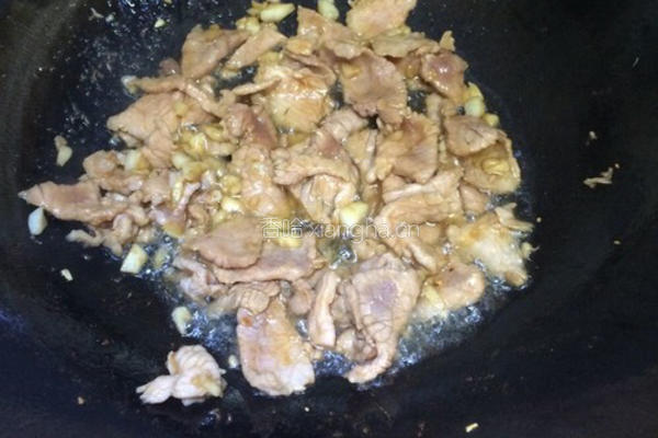 青椒黄瓜炒肉的做法图解6