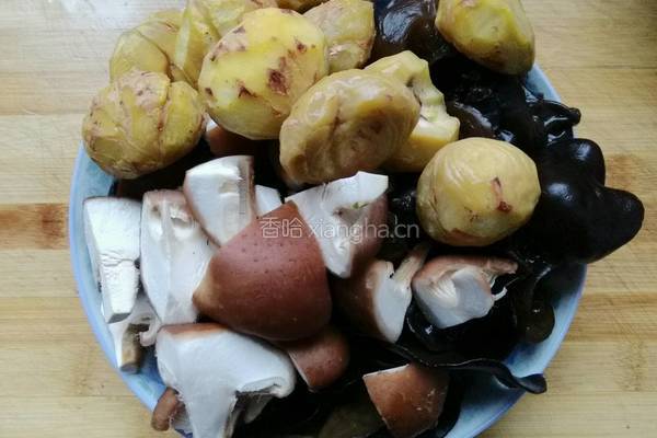 滋补乌鸡汤的做法图解1