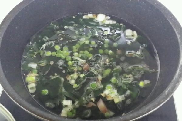 虾仁海带汤的做法图解3