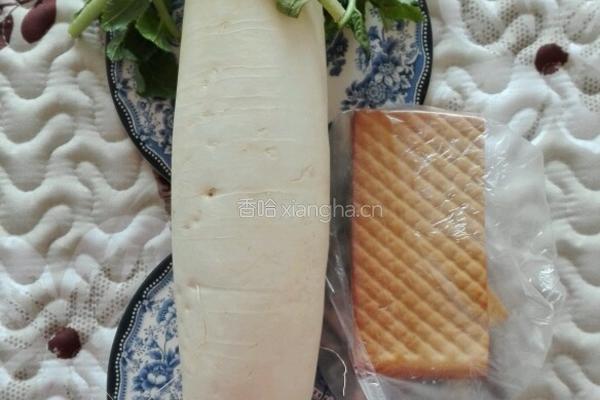豆腐干炒白萝卜的做法图解1