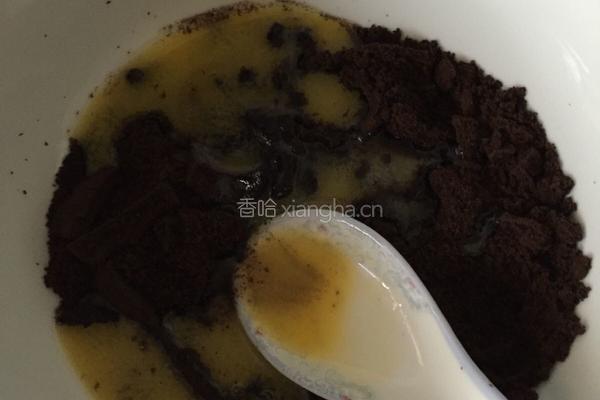 草莓慕斯蛋糕的做法图解2