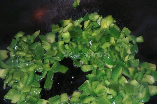 青椒炒饭的做法图解3
