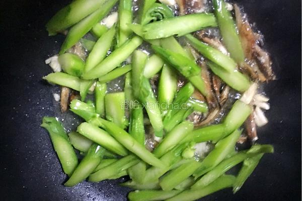 芥兰炒方鱼的做法图解5