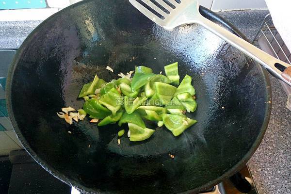 尖椒土豆片的做法图解4