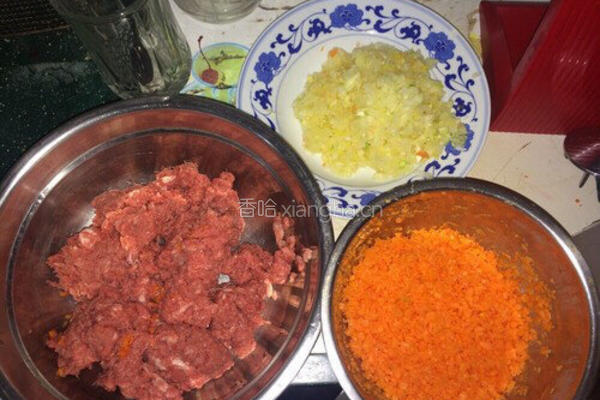 香酥牛肉胡萝卜馅饼的做法图解1