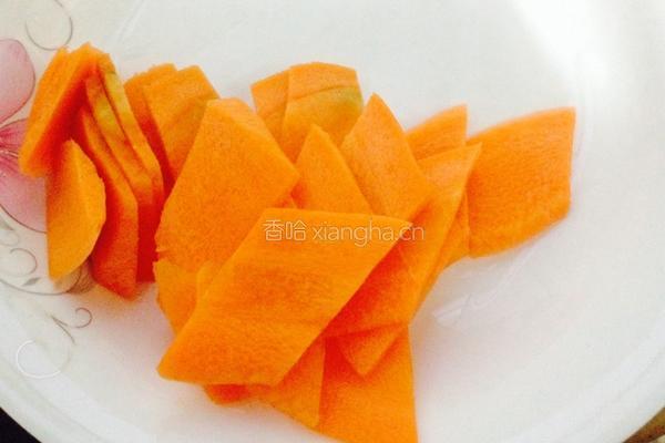 胡萝卜炒芋艿的做法图解4