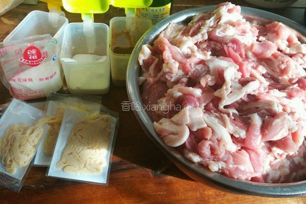 麻辣香肠的做法图解1