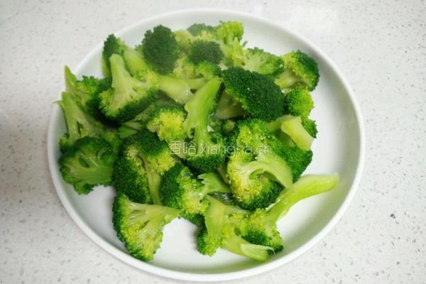 炝炒西兰花的做法图解4