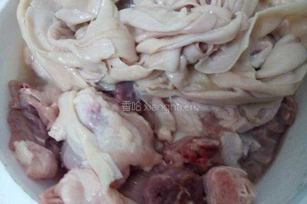 鸭肉鸭肠焖酸豆角的做法图解3