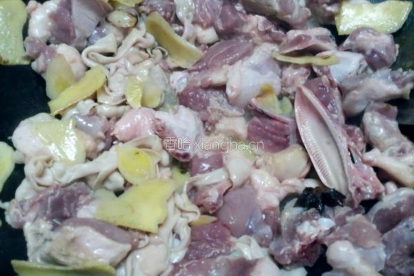 鸭肉鸭肠焖酸豆角的做法图解6