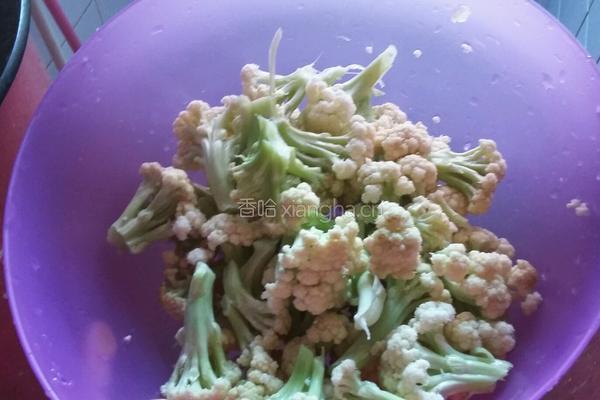 西红柿炒菜花的做法图解2