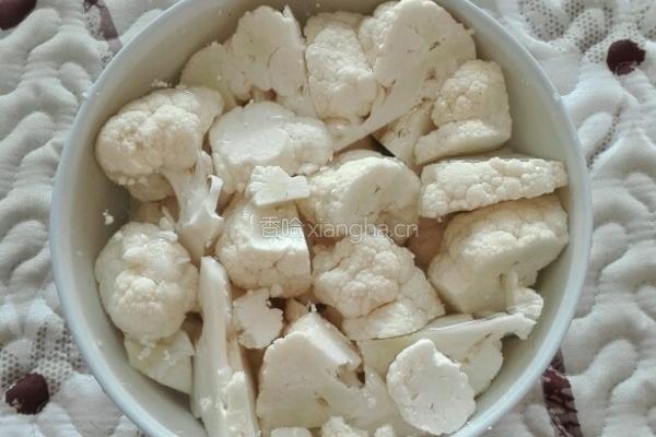 西红柿炒花菜的做法图解2