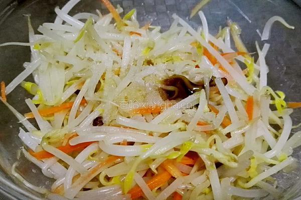 凉拌绿豆芽的做法图解6