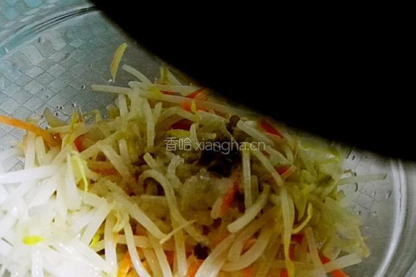 凉拌绿豆芽的做法图解7