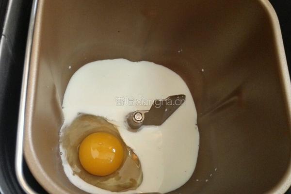 面包机豆沙土司的做法图解1