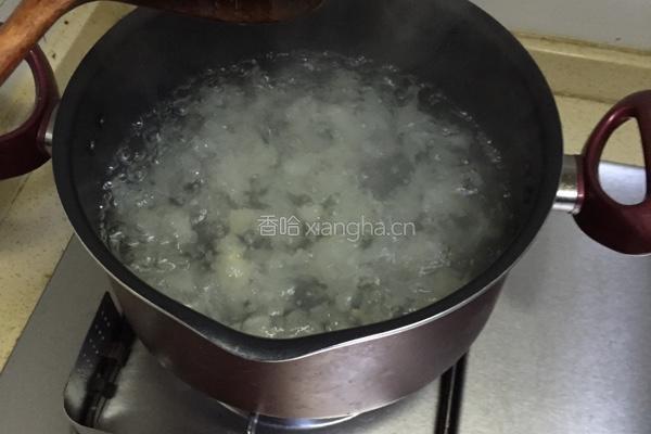 银耳阿胶枣的做法图解3