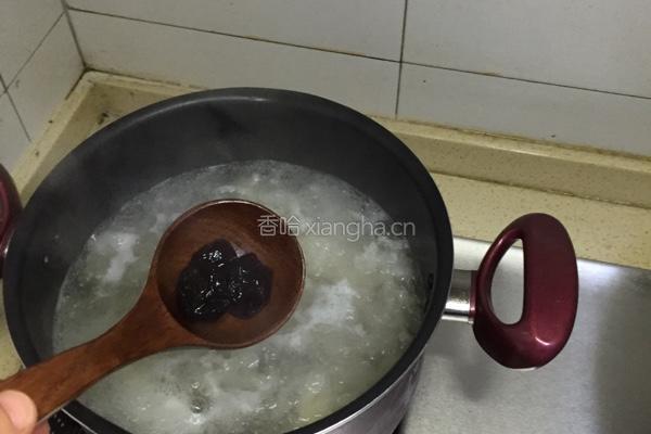 银耳阿胶枣的做法图解4