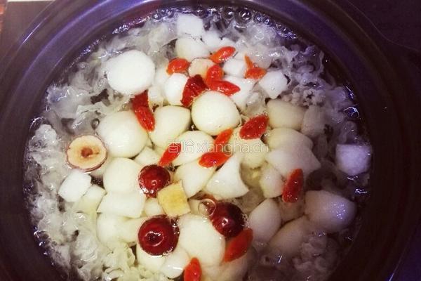 银耳雪梨羹的做法图解6