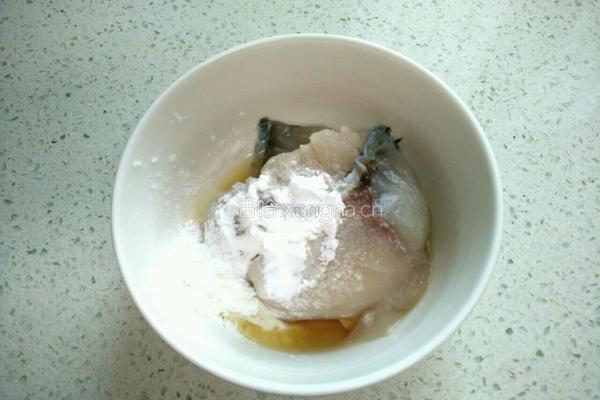 蕃茄鱼片汤的做法图解3