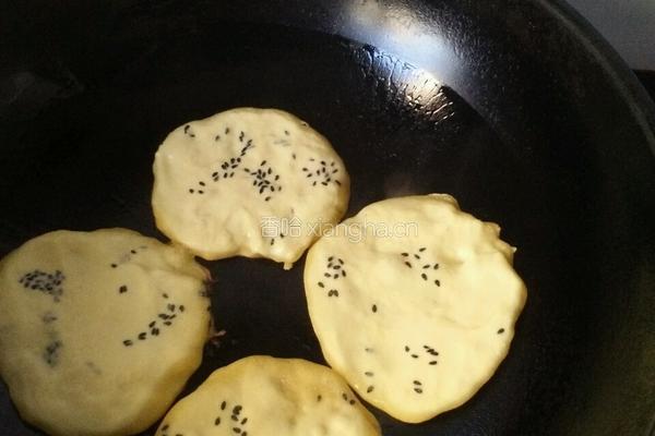 芝麻玉米饼的做法图解3