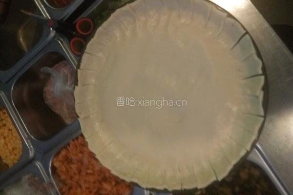 花边烤肠披萨的做法图解1