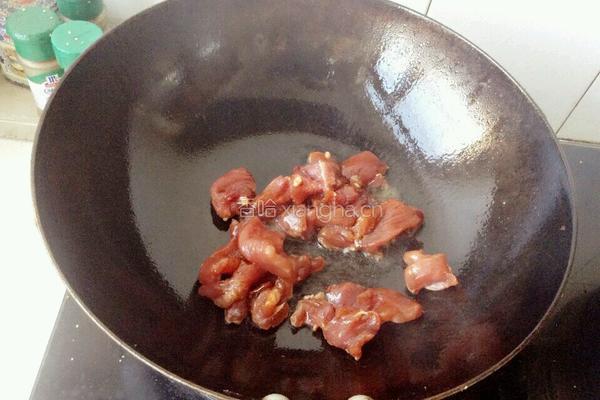 平菇炒肉的做法图解4