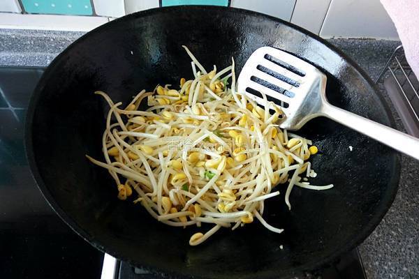 宽粉黄豆芽的做法图解3