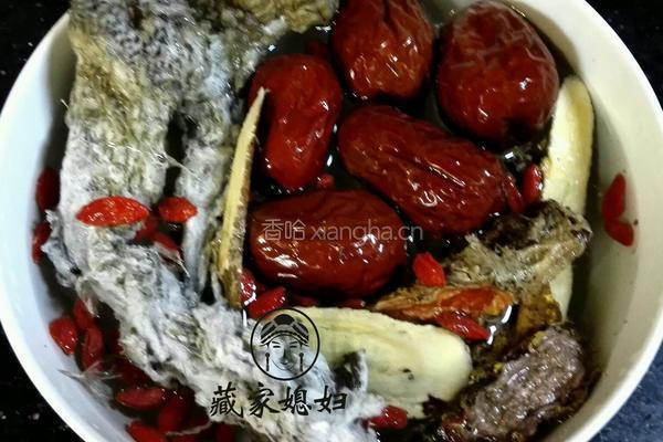红景天藏雪莲炖棒子骨的做法图解2